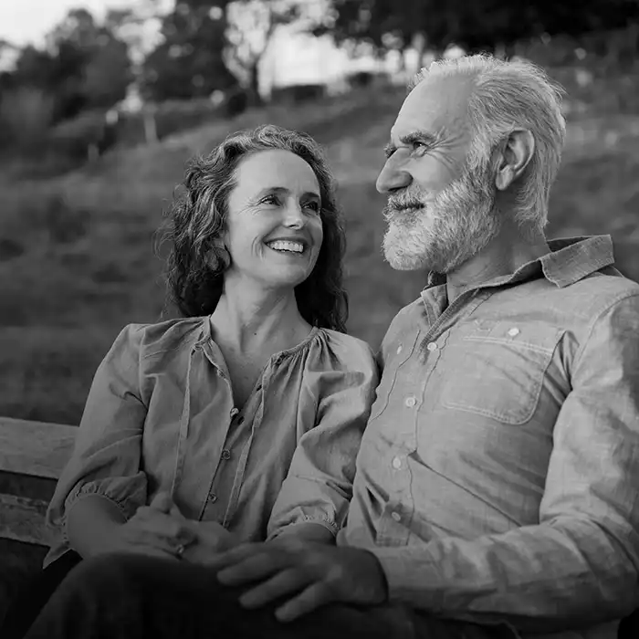 ICS-LoveCampaign-Banner-01-Husband-Grayscale-Mobile